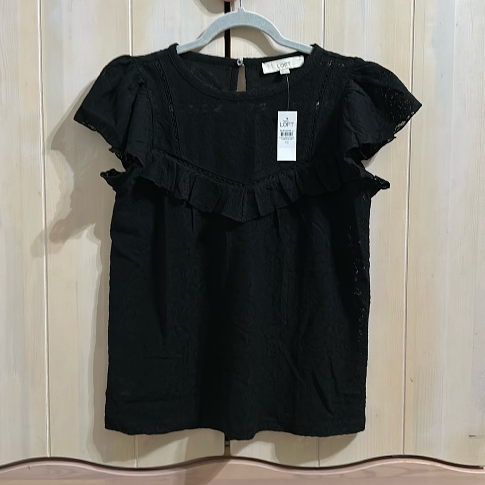 LOFT -Lace ruffle top